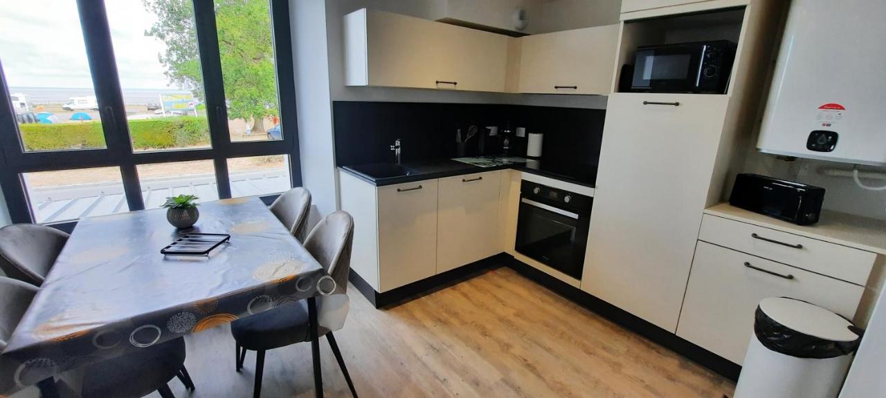 Les Appartements De La B Saint-Benoît-des-Ondes Exterior foto