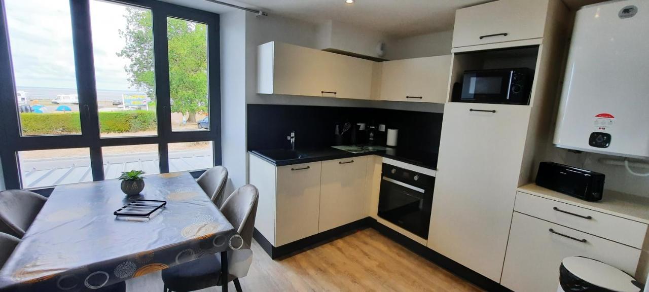 Les Appartements De La B Saint-Benoît-des-Ondes Exterior foto